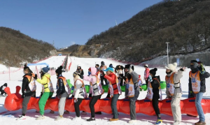保康成功举办文旅冰雪嘉年华暨首届滑雪比赛